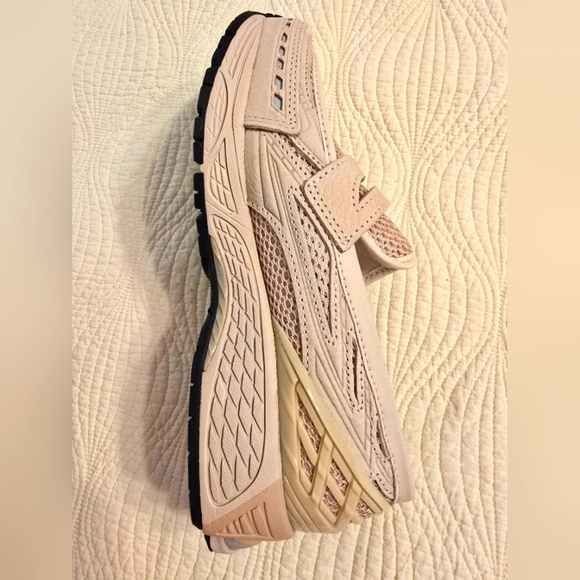 NIB New Balance 1906L Sneaker Loafer In Beige Ladies 7, Mens 5.5 - Picture 13 of 16